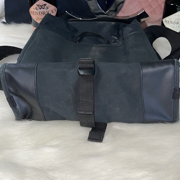 AUTHENTIC NIKE MESSENGER BAG COMPUTER BAG OVERNIGHT BAG - Picture 5 of 6